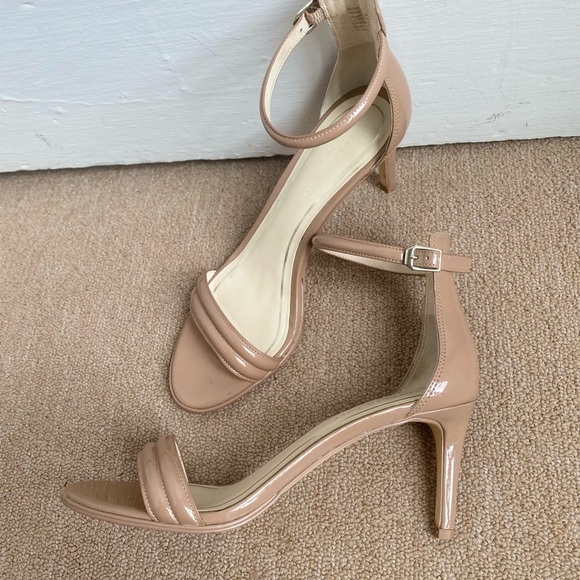 Kenneth Cole Milania Taupe
Heels Sz 8,5 - Picture 3 of 9